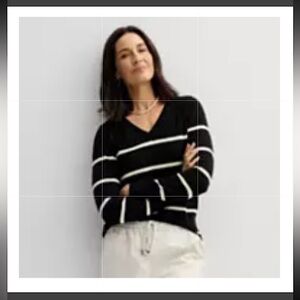 Croft & Barrow “The Extra Soft” Black and White Striped V-Neck Sweater NWT S